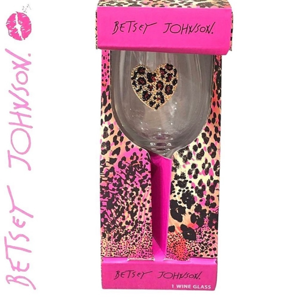 Betsey Johnson Pink Leopard Heart Stemmed Wine Glass
